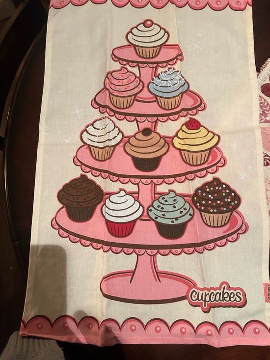 Other - NWOT Cupcakes tea towel